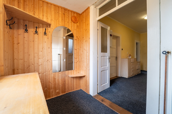 vstup do domu, předsíň - Prodej domu 190 m², Vlkaneč