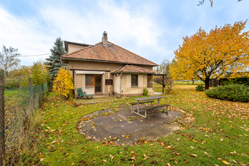 zadní pohled na dům - Prodej domu 190 m², Vlkaneč