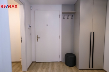 Pronájem bytu 2+kk v osobním vlastnictví 62 m², Praha 8 - Libeň