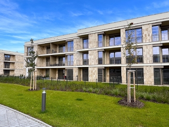 Pohled na bytové domy - Pronájem bytu 2+kk v osobním vlastnictví 73 m², Brandýs nad Labem-Stará Boleslav