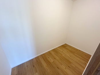 Šatna  - Pronájem bytu 2+kk v osobním vlastnictví 73 m², Brandýs nad Labem-Stará Boleslav
