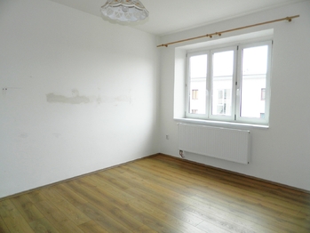 Pokoj. - Pronájem bytu atypický 105 m², Tábor