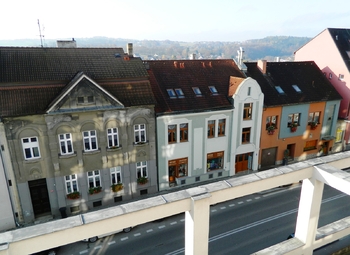 Výhled na Budějovickou ulici. - Pronájem bytu atypický 105 m², Tábor