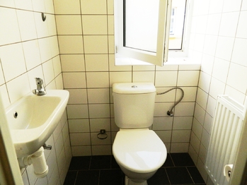 WC. - Pronájem bytu atypický 105 m², Tábor