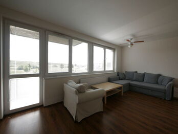 Pronájem bytu 1+kk v osobním vlastnictví 36 m², Praha 9 - Hostavice