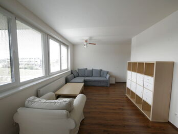 Pronájem bytu 1+kk v osobním vlastnictví 36 m², Praha 9 - Hostavice