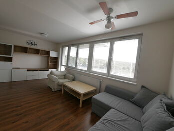 Pronájem bytu 1+kk v osobním vlastnictví 36 m², Praha 9 - Hostavice