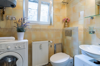 Prodej bytu 2+kk v osobním vlastnictví 44 m², Praha 5 - Smíchov