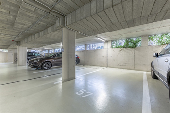pohled na garážové stání - Pronájem garáže 15 m², Praha 4 - Modřany 