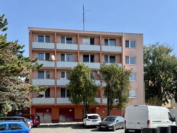 Bytovka - Prodej bytu 2+1 v osobním vlastnictví 59 m², Pohořelice 