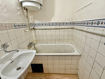 původní stav - Prodej bytu 2+1 v osobním vlastnictví 59 m², Pohořelice