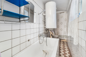 KOUPELNA PŘÍZEMÍ - Prodej domu 150 m², Jenišovice