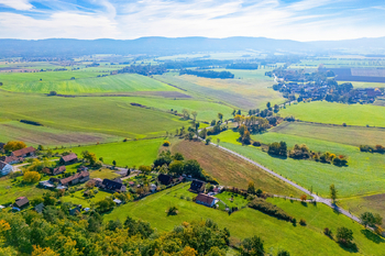 Prodej pozemku 4000 m², Lážovice