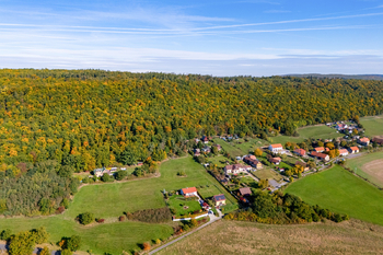 Prodej pozemku 4000 m², Lážovice