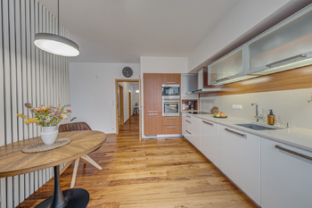 Prodej bytu 3+kk v osobním vlastnictví 85 m², Praha 9 - Vysočany