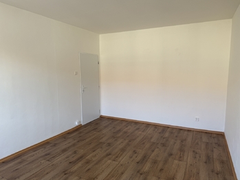obývák - Pronájem bytu 2+1 v družstevním vlastnictví 61 m², Prachatice