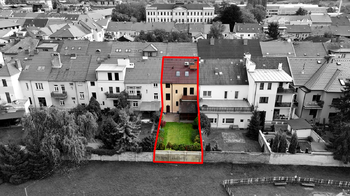 Pohled na dům a zahradu - Prodej domu 179 m², Roudnice nad Labem