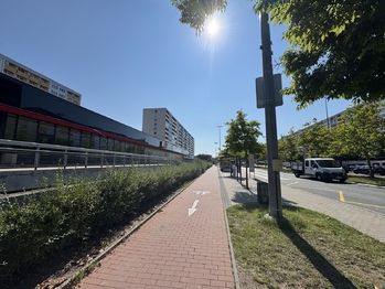 Pronájem obchodních prostor 221 m², Hradec Králové