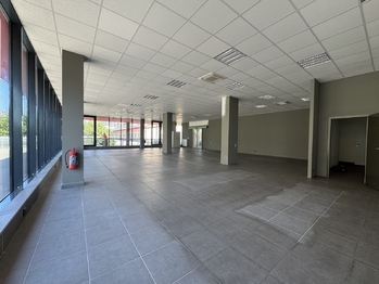 Pronájem obchodních prostor 221 m², Hradec Králové