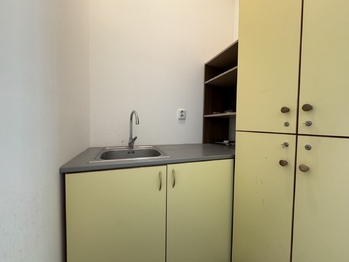 Pronájem obchodních prostor 221 m², Hradec Králové