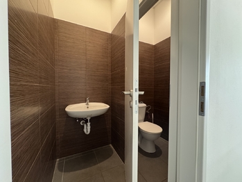 Pronájem obchodních prostor 221 m², Hradec Králové