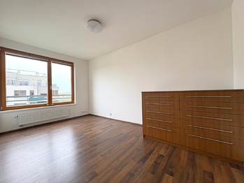 3. pokoj - Prodej bytu 3+kk v osobním vlastnictví 103 m², Praha 9 - Hloubětín