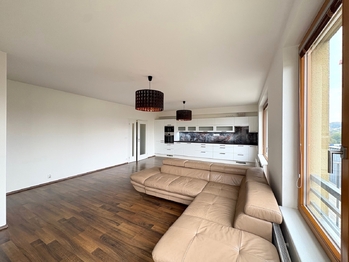 Prodej bytu 3+kk v osobním vlastnictví 103 m², Praha 9 - Hloubětín