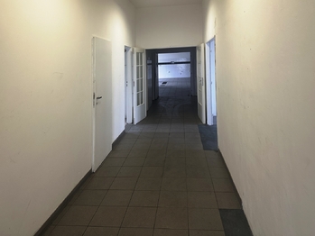 Pronájem výrobních prostor 415 m², Praha 9 - Kbely