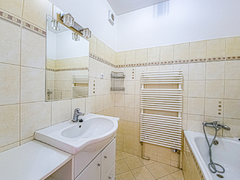 Pronájem bytu 2+kk v družstevním vlastnictví 51 m², Dobříš