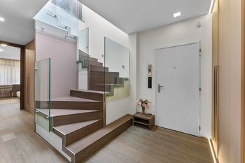 Prodej bytu 5+kk v osobním vlastnictví 490 m², Praha 5 - Radotín