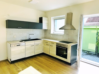Prodej nájemního domu 195 m², Nebovidy