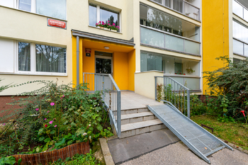 Prodej bytu 3+1 v osobním vlastnictví 76 m², Praha 6 - Řepy