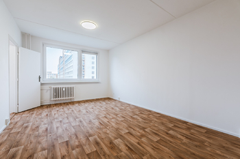 OBÝVACÍ POKOJ - Pronájem bytu 1+kk v osobním vlastnictví 29 m², Praha 8 - Troja