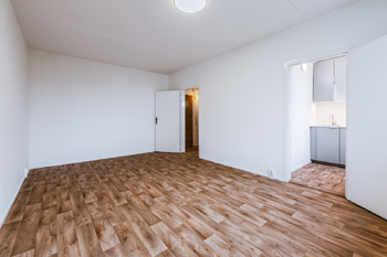 OBÝVACÍ POKOJ - Pronájem bytu 1+kk v osobním vlastnictví 29 m², Praha 8 - Troja