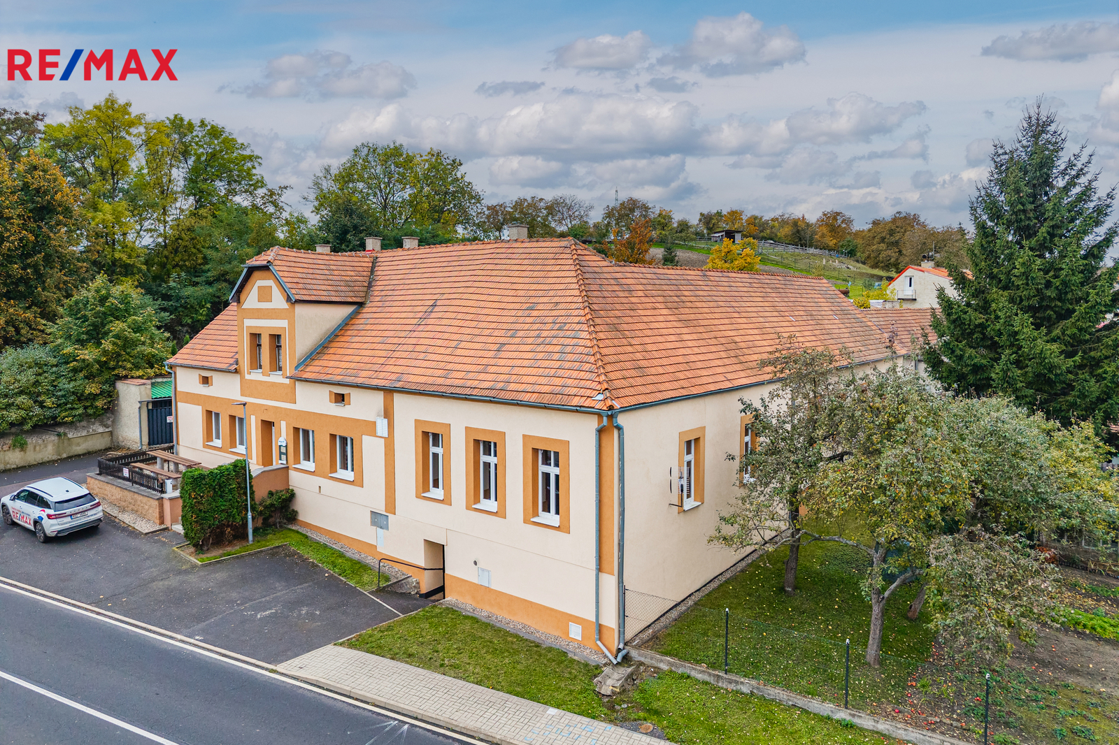 Prodej komerčního objektu, 670 m2, Zbrašín