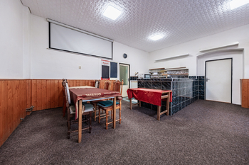 Prodej kancelářských prostor 670 m², Zbrašín