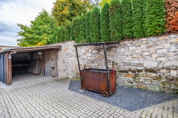 Prodej kancelářských prostor 670 m², Zbrašín