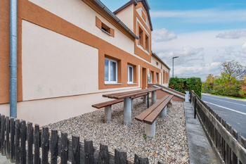 Prodej kancelářských prostor 670 m², Zbrašín