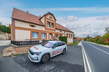 Prodej kancelářských prostor 670 m², Zbrašín