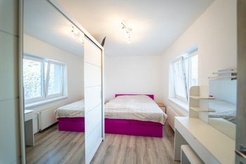 Pokoj 2 - Prodej domu 197 m², Praha 8 - Ďáblice