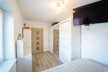 POKOJ 2 POHLED 2 - Prodej domu 197 m², Praha 8 - Ďáblice