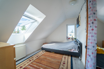 Pokoj bytu č. 2 - Prodej domu 197 m², Praha 8 - Ďáblice