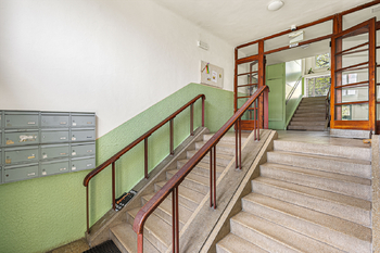 Pronájem bytu 2+1 v družstevním vlastnictví 60 m², Praha 10 - Vršovice