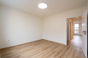 ložnice (pokoj č.1) - Pronájem bytu 2+1 v družstevním vlastnictví 60 m², Vsetín