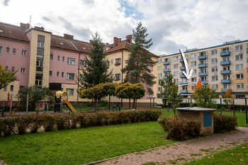 označený byt, dětské hřiště za domem - Pronájem bytu 2+1 v družstevním vlastnictví 60 m², Vsetín