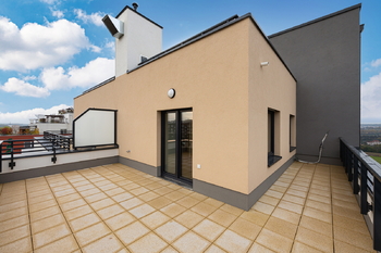 Pronájem bytu 1+kk v osobním vlastnictví 73 m², Praha 5 - Hlubočepy