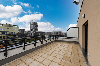 Pronájem bytu 1+kk v osobním vlastnictví 73 m², Praha 5 - Hlubočepy