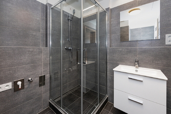 Pronájem bytu 1+kk v osobním vlastnictví 73 m², Praha 5 - Hlubočepy