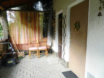 Podzimní ráno v pergole. - Prodej chaty / chalupy 76 m², Cheb