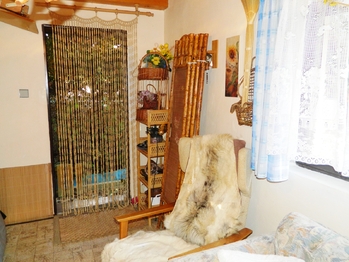 Vstup do pokoje. - Prodej chaty / chalupy 76 m², Cheb